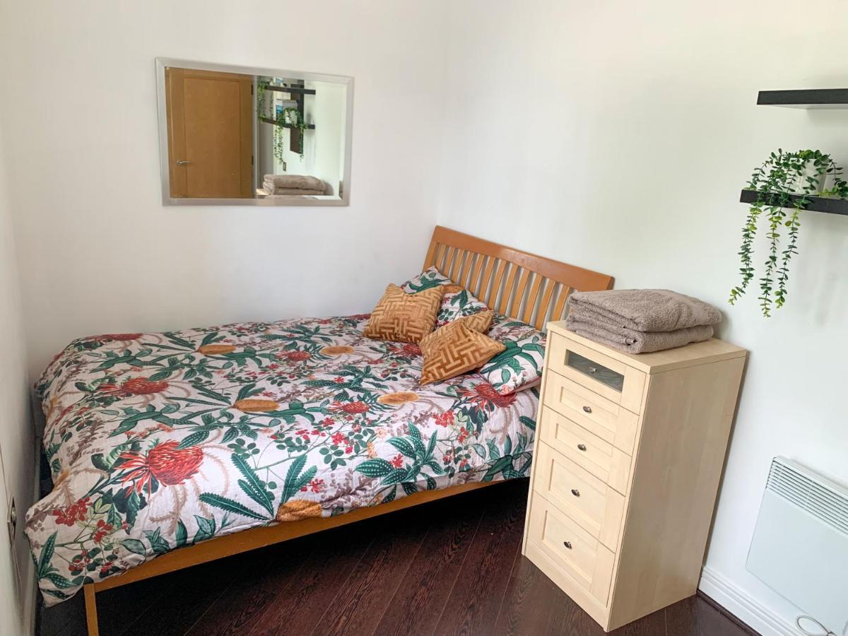 Room In Stratford With Private Bathroom And Parking Londra Dış mekan fotoğraf